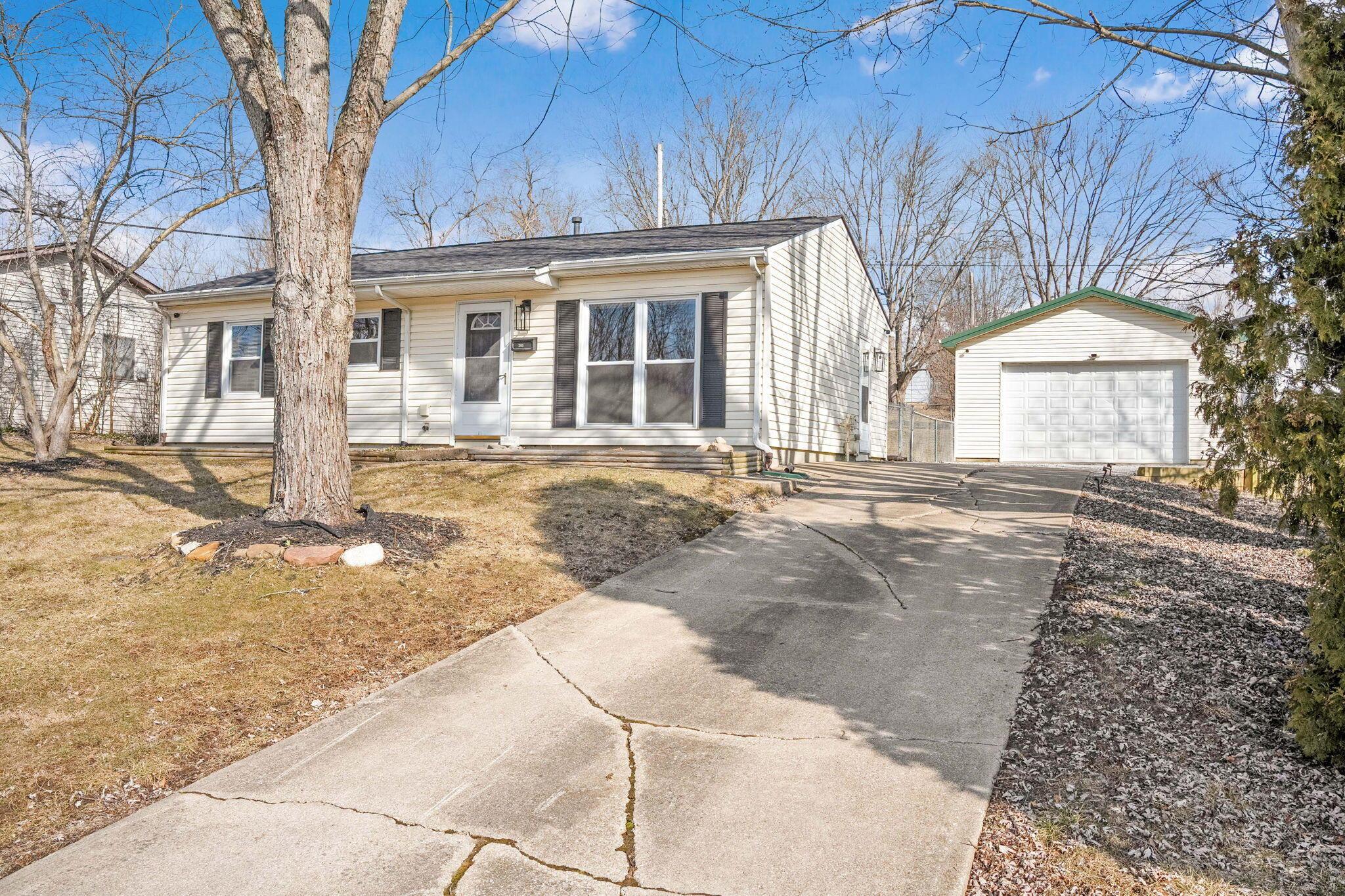 206 Sunset Drive, Johnstown, Ohio image 1
