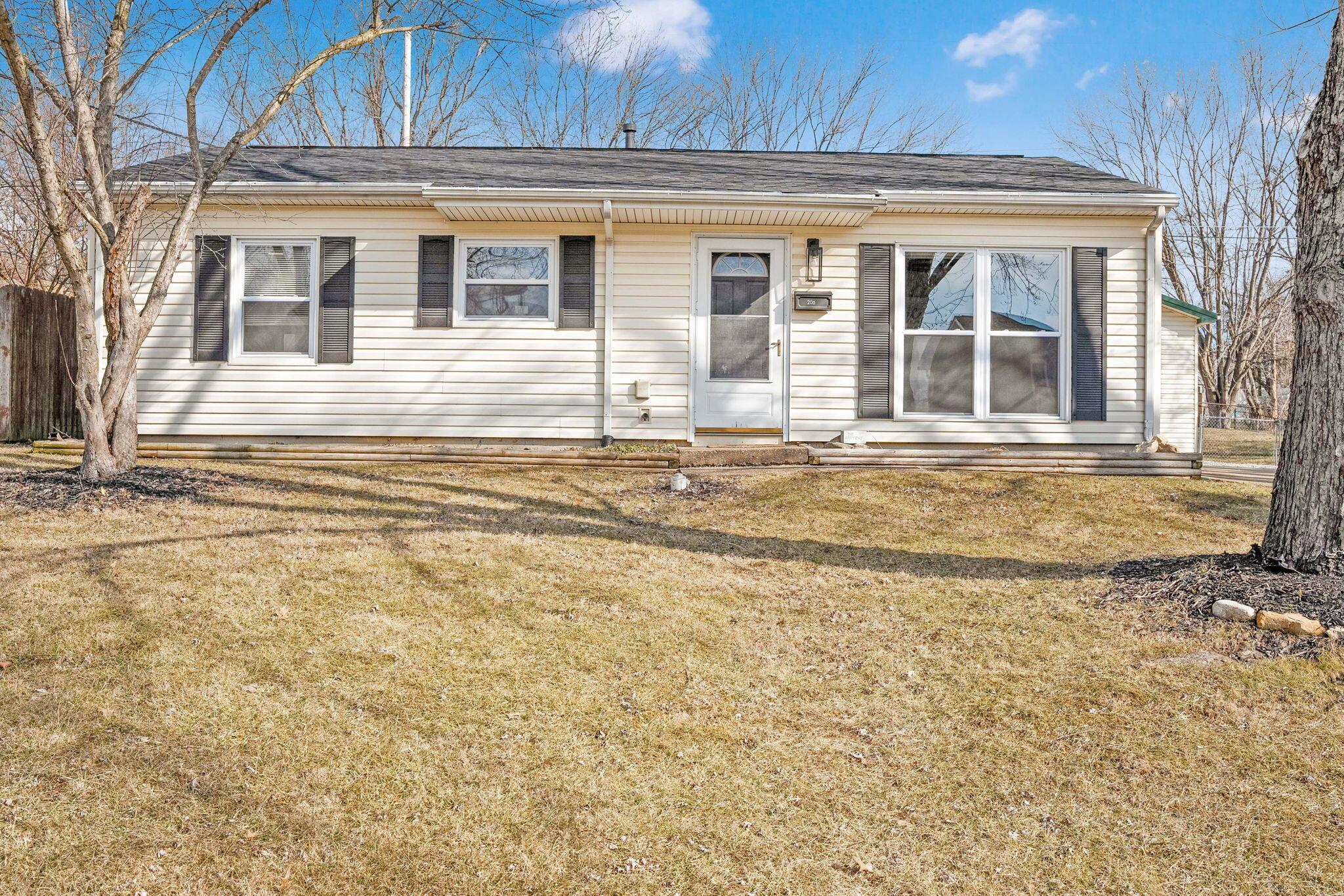206 Sunset Drive, Johnstown, Ohio image 2