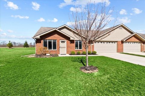 Photo of 890 Autumn Chase Lane, Marysville, OH 43040 (MLS # 226007656)