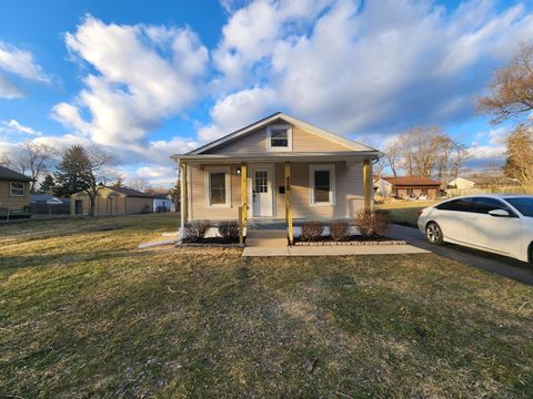 Photo of 458 W Kanawha Avenue, Columbus, OH 43214 (MLS # 226016276)