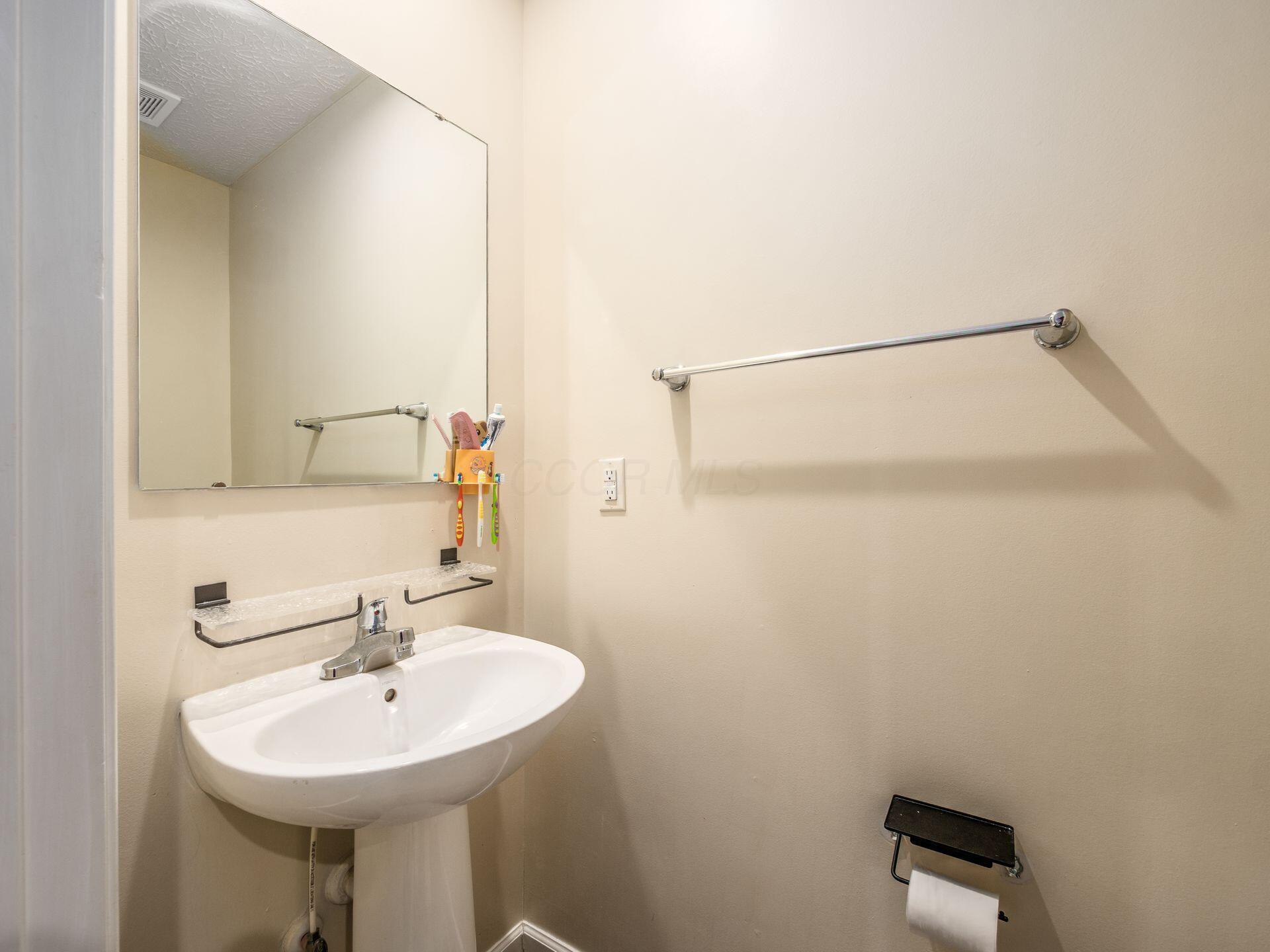 218 Golden Gate Avenue, Springfield, Ohio image 14