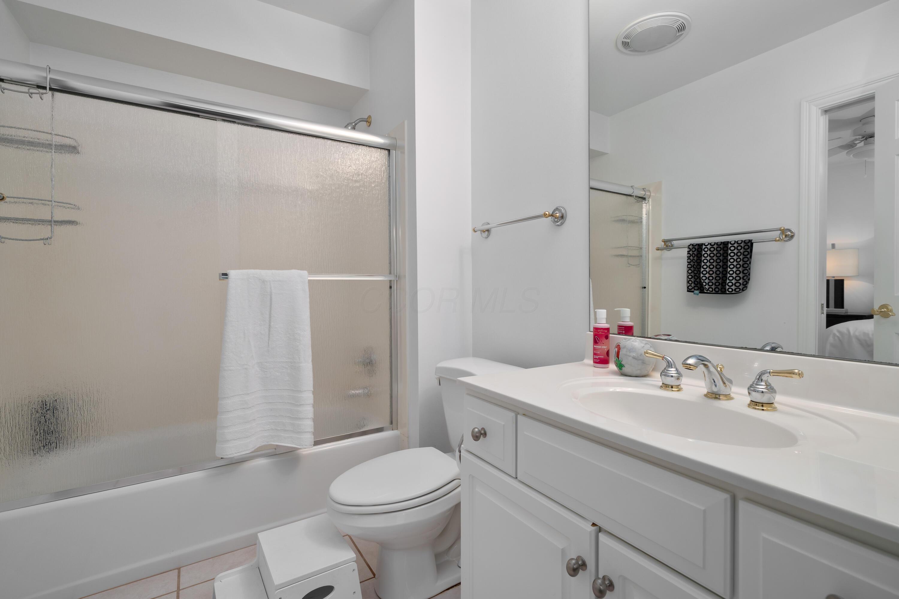 5090 Oakmont Place, Westerville, Ohio image 40