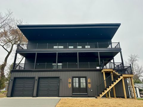 Photo of 557 Lexington Avenue, Thornville, OH 43076 (MLS # 225043890)