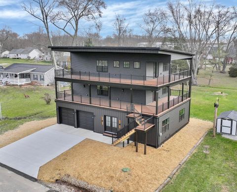 Photo of 557 Lexington Avenue, Thornville, OH 43076 (MLS # 225043890)