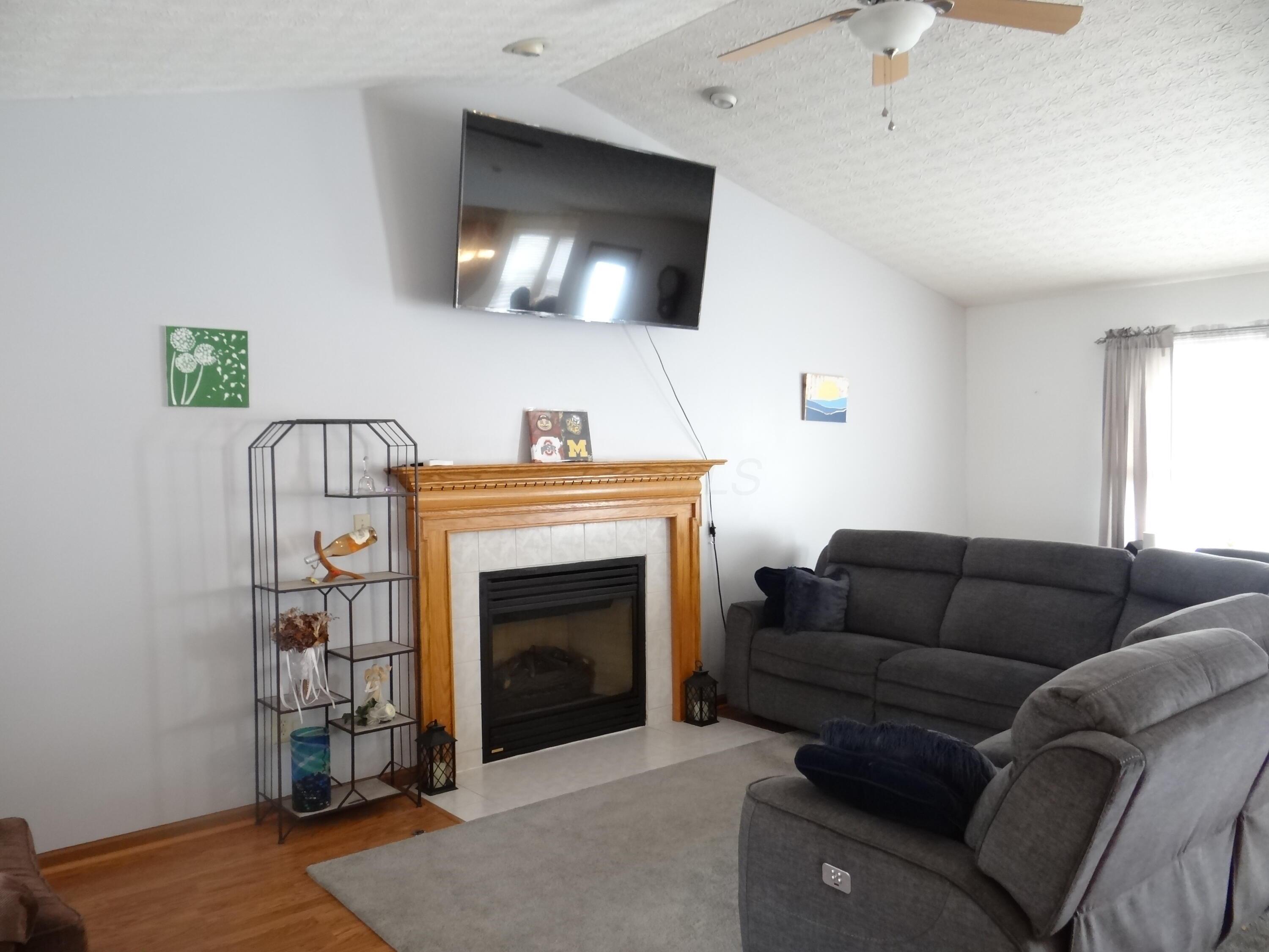 5841 Heirship Court, Hilliard, Ohio image 2