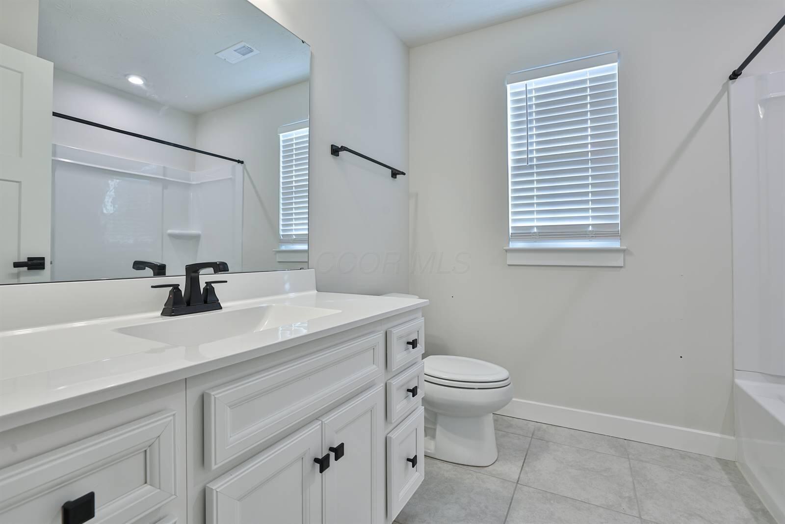 437 Sydney Drive, Tipp City, Ohio image 35