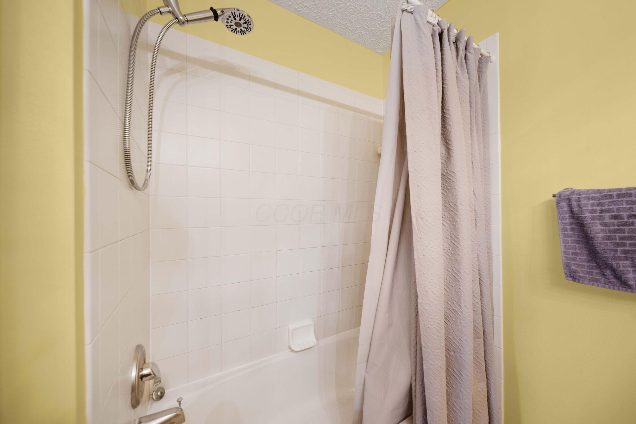 6121 Temple Ridge Drive, Hilliard, Ohio image 36