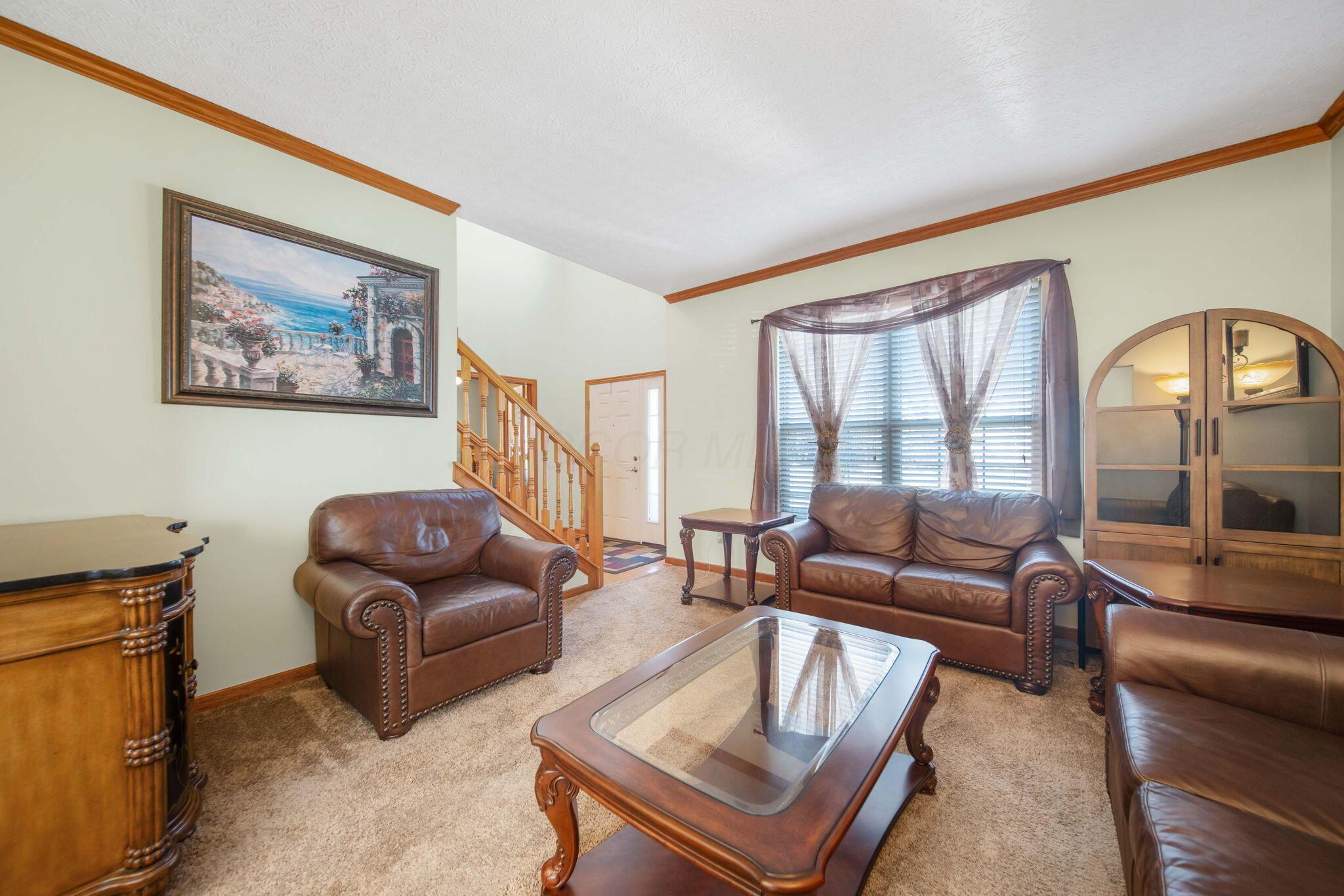 6121 Temple Ridge Drive, Hilliard, Ohio image 5