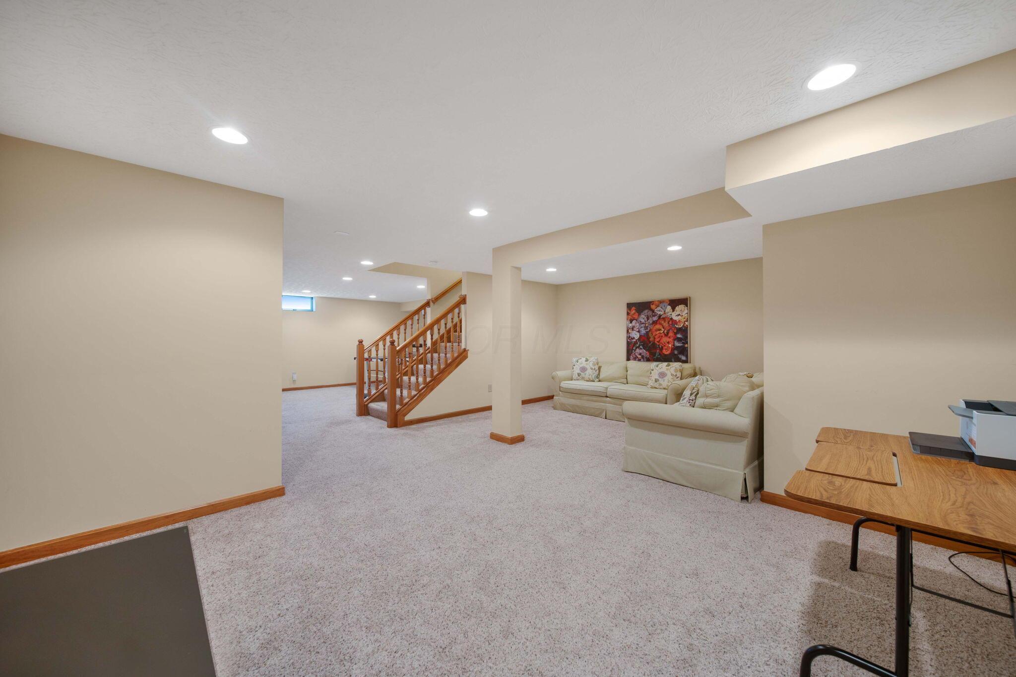6121 Temple Ridge Drive, Hilliard, Ohio image 38