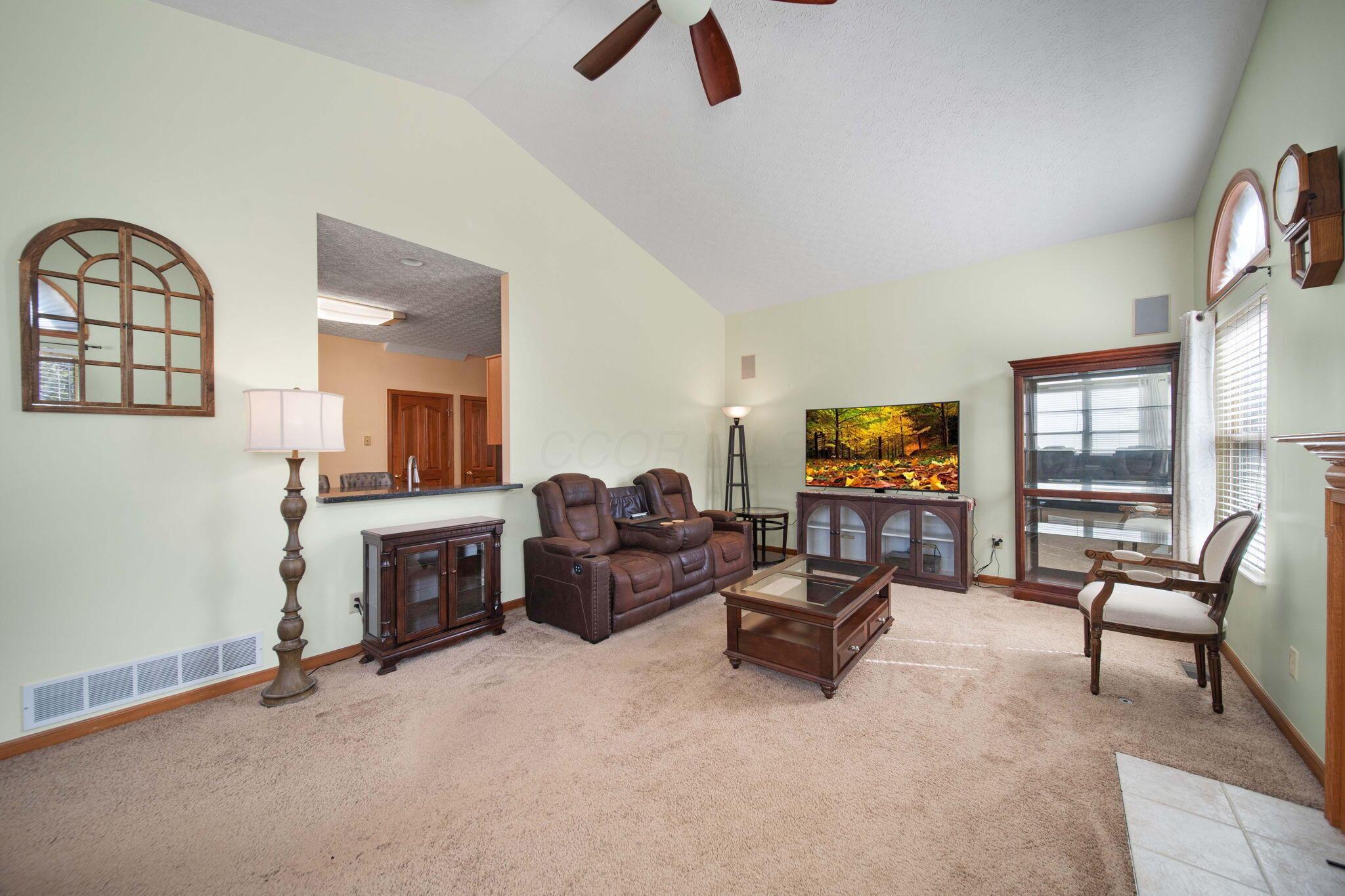 6121 Temple Ridge Drive, Hilliard, Ohio image 16