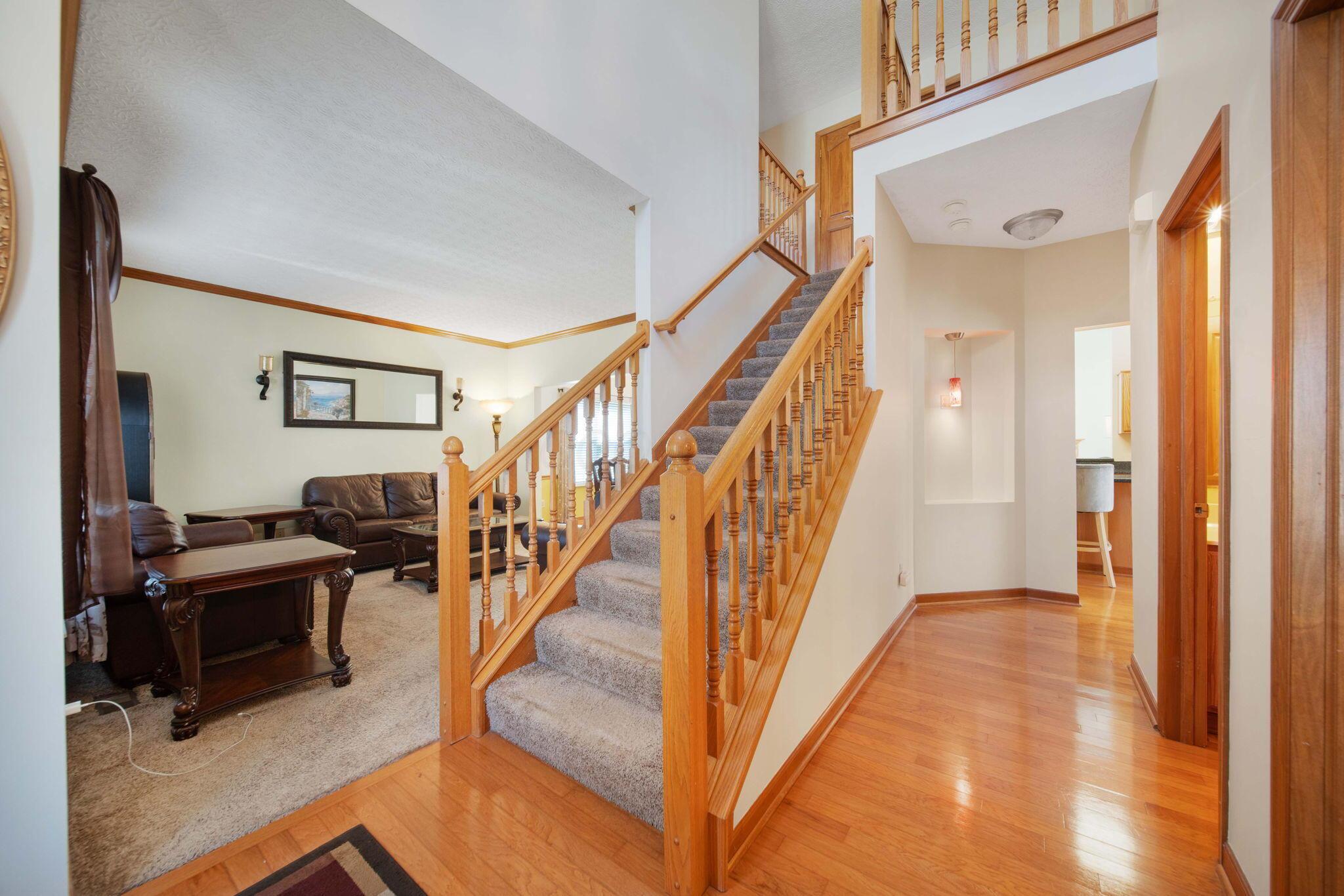 6121 Temple Ridge Drive, Hilliard, Ohio image 4