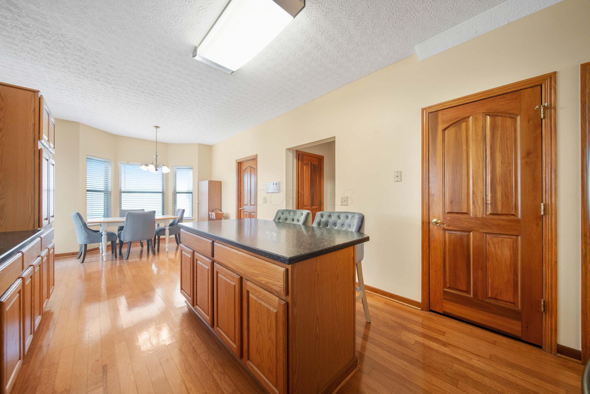 6121 Temple Ridge Drive, Hilliard, Ohio image 13