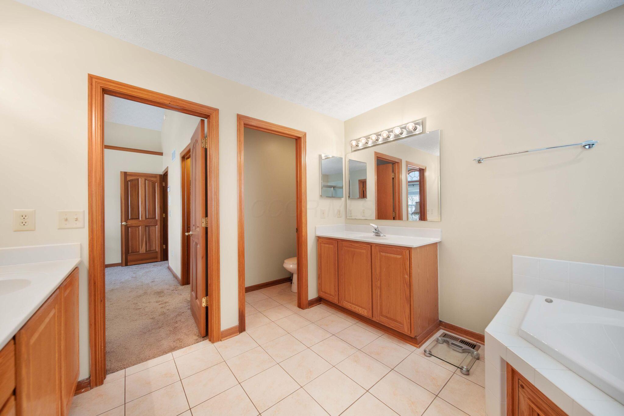 6121 Temple Ridge Drive, Hilliard, Ohio image 25