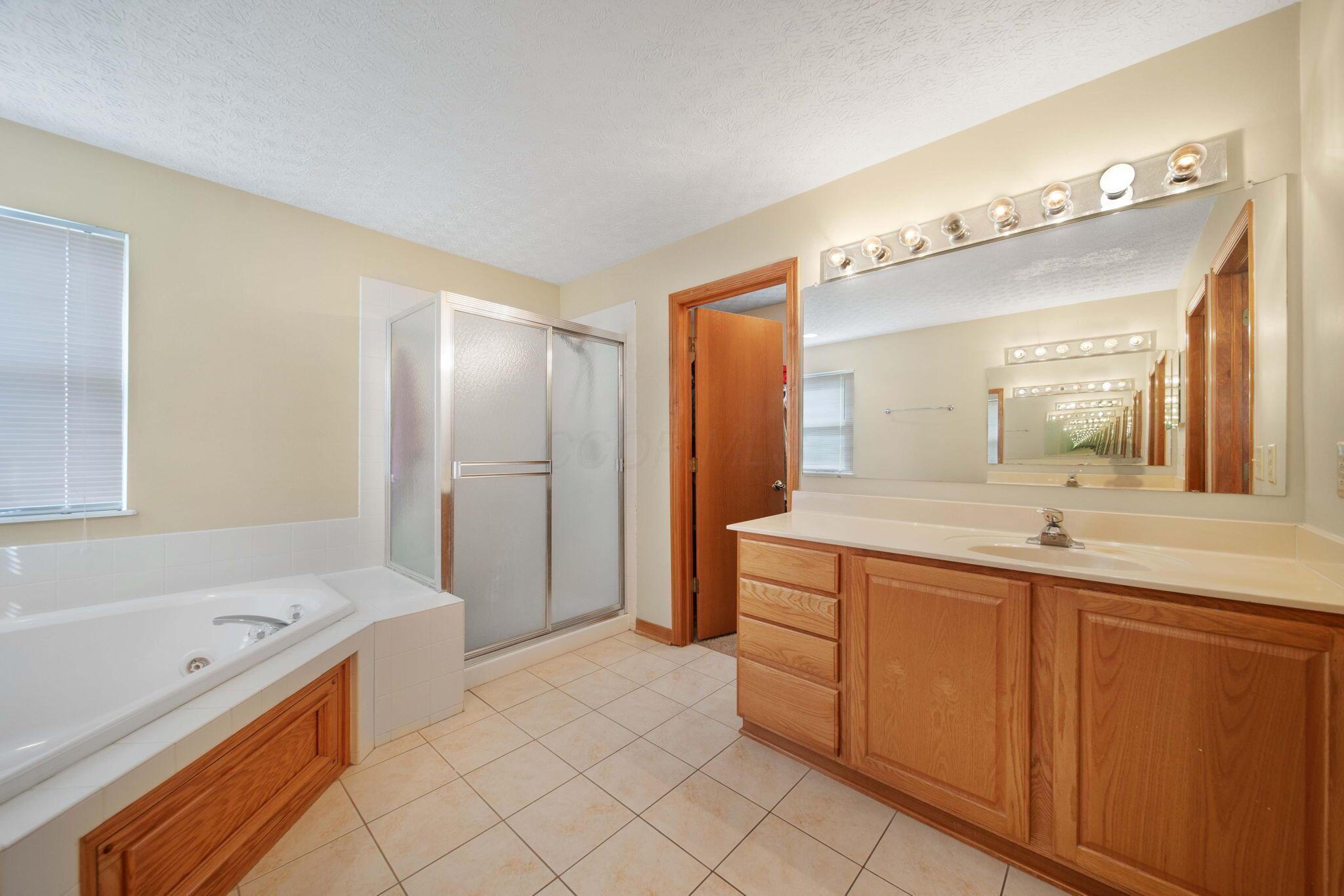 6121 Temple Ridge Drive, Hilliard, Ohio image 26