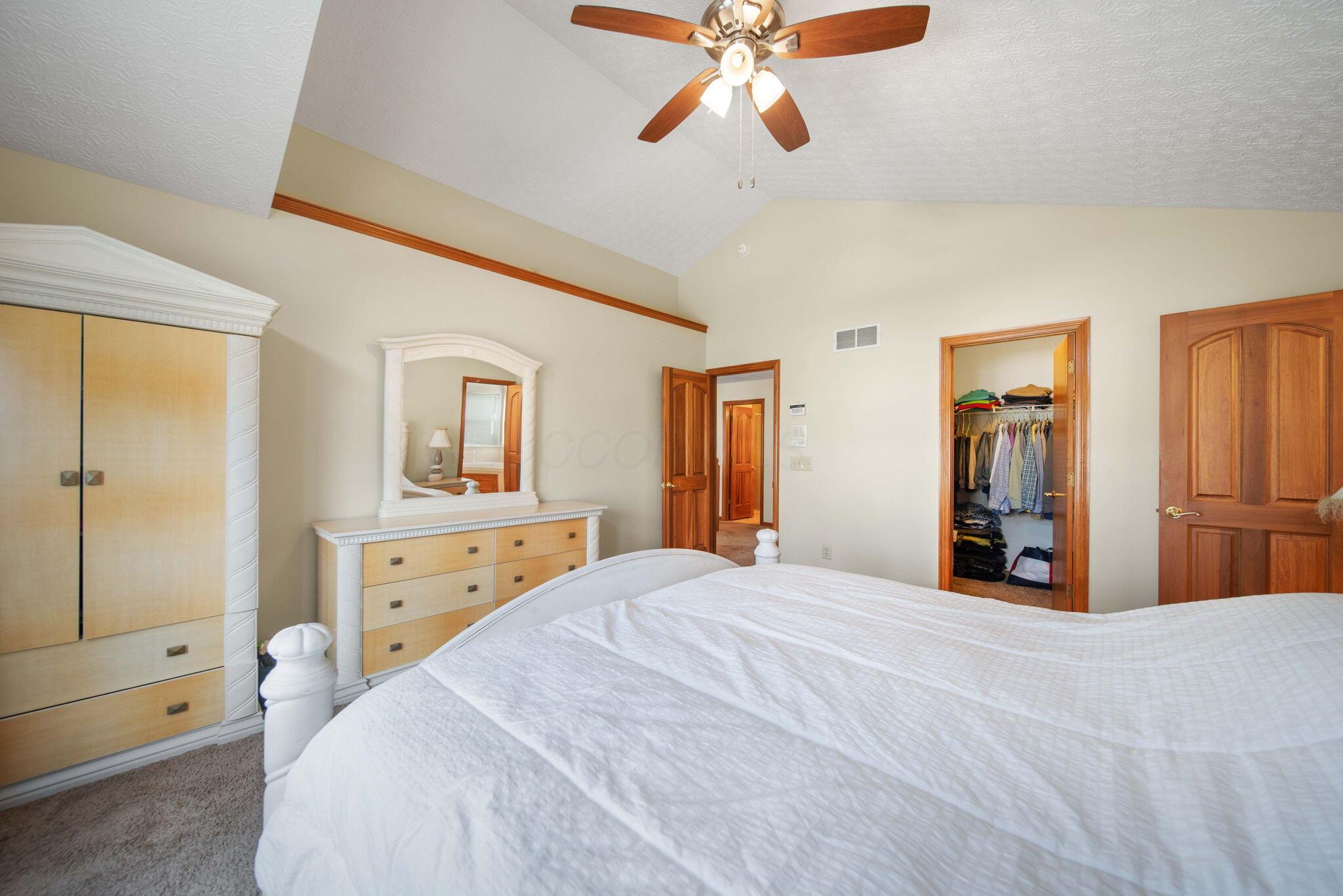 6121 Temple Ridge Drive, Hilliard, Ohio image 23