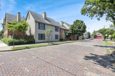Photo of 249 E Kossuth Street C #C, Columbus, OH 43206 (MLS # 226026633)
