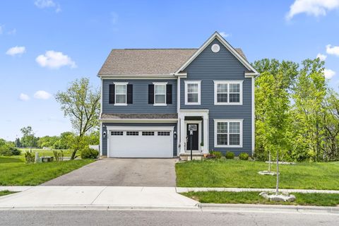 Photo of 798 Avebury Drive, Pickerington, OH 43147 (MLS # 226016795)