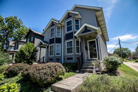 Photo of 1098-1100 Highland Street, Columbus, OH 43201 (MLS # 226002149)