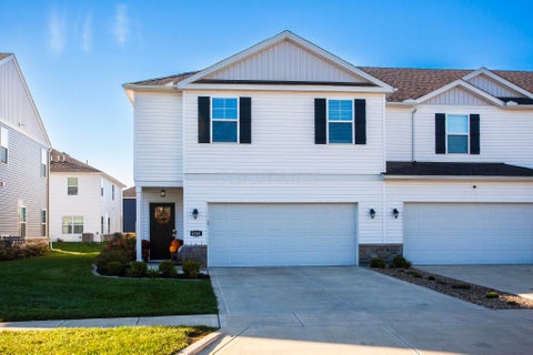 Photo of 6381 Darby Plains Street, Columbus, OH 43228 (MLS # 226039985)