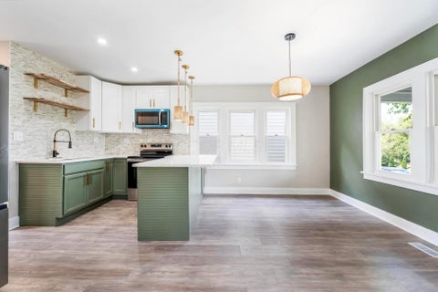 Photo of 905 Leona Avenue, Columbus, OH 43201 (MLS # 226033843)