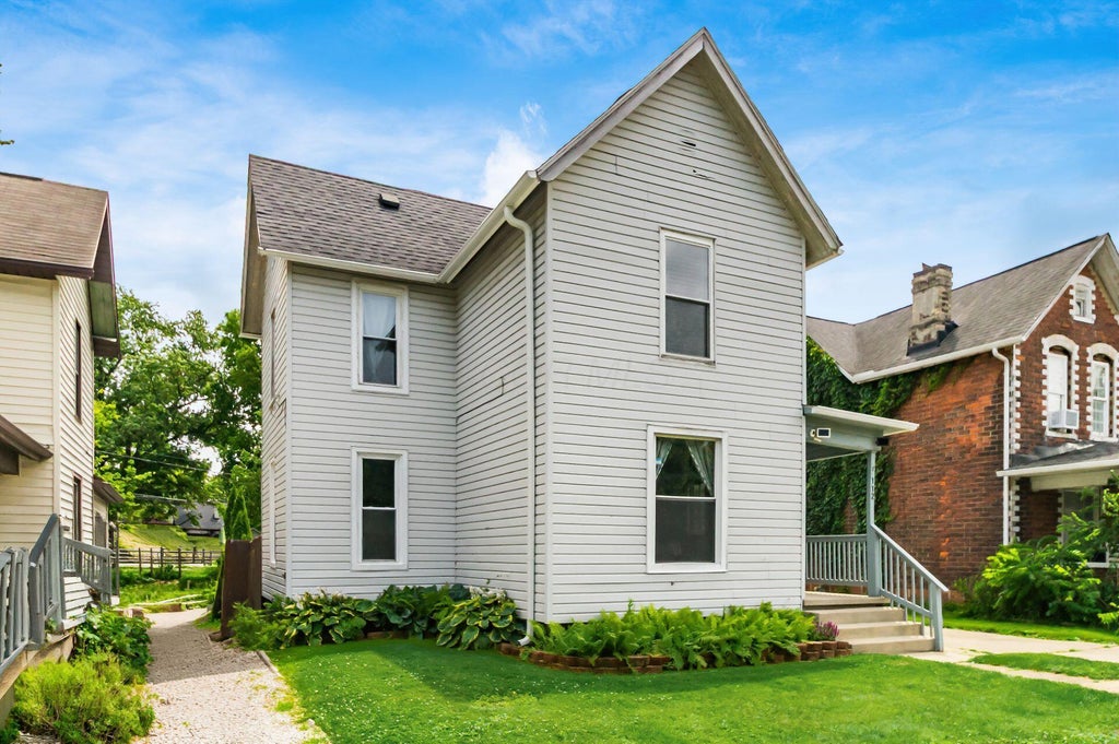 Photo of 112 Dewey Avenue, Newark, OH 43055 (MLS # 226022699)