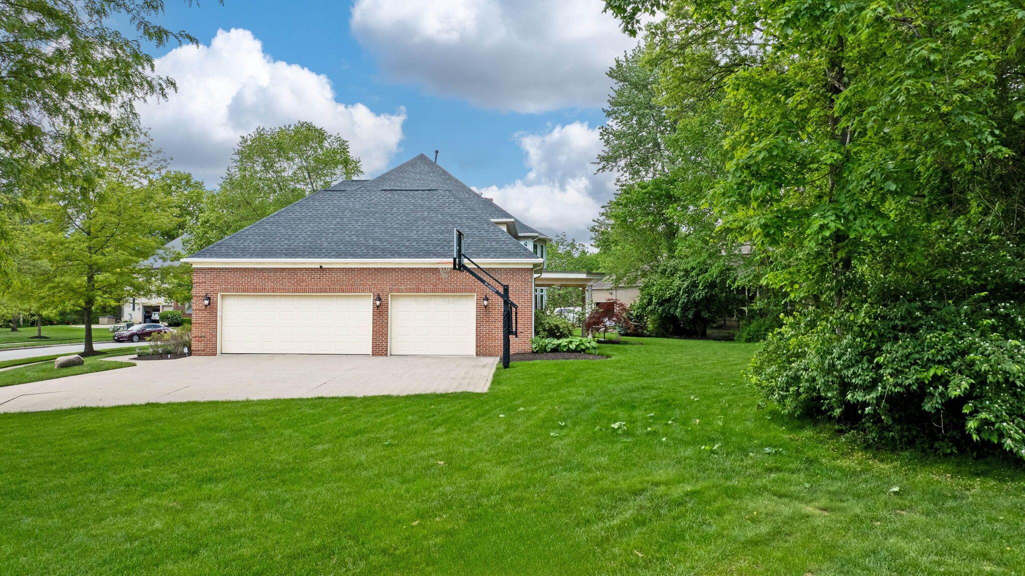 12443 Brook Forest Circle, Pickerington, Ohio image 11