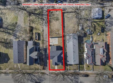 Photo of 269 E 18th Street, Columbus, OH 43205 (MLS # 226008365)