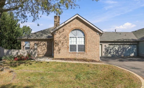 Photo of 5734 Willow Lake Drive, Grove City, OH 43123 (MLS # 226039929)