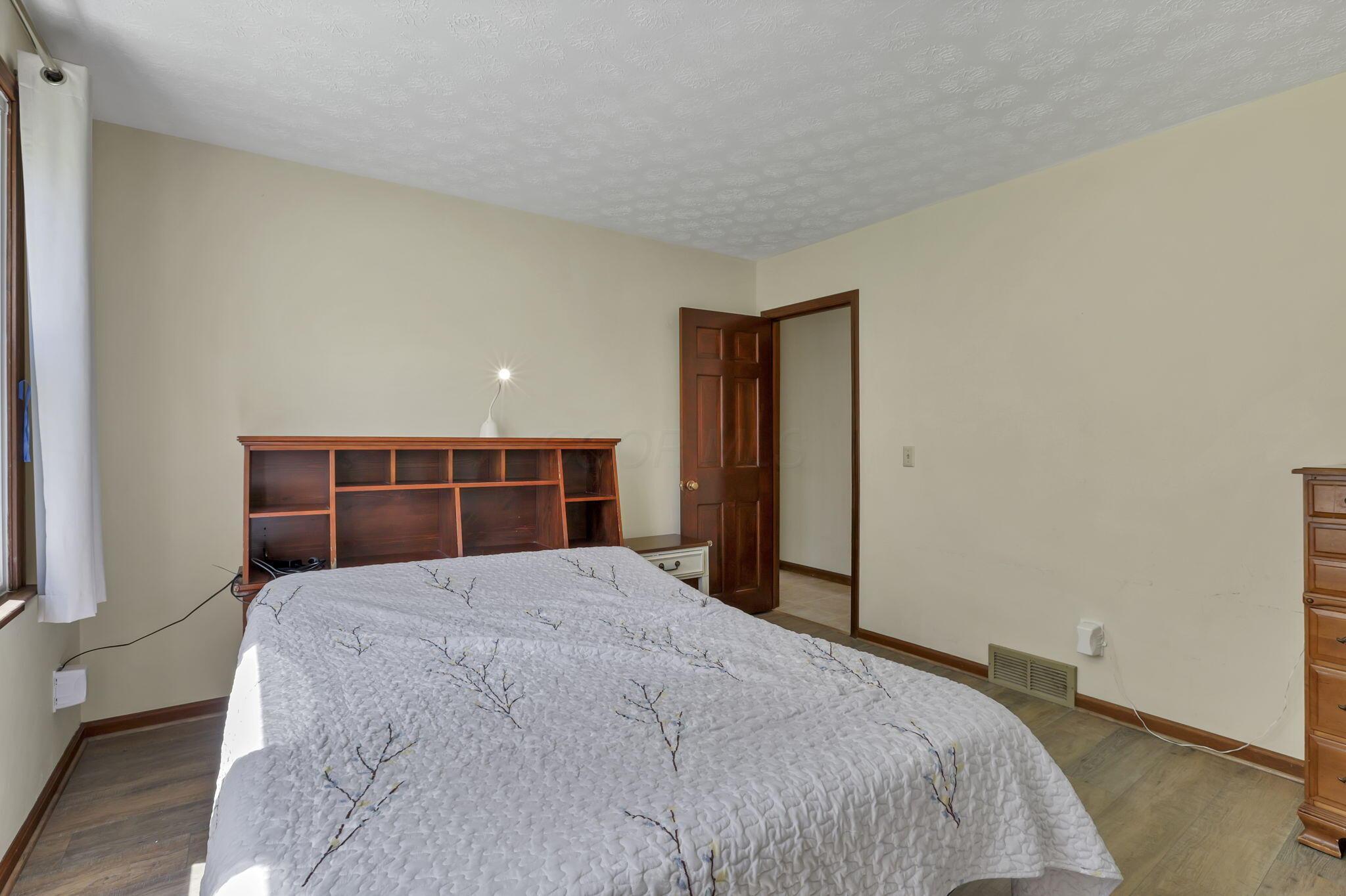 11686 Julie Drive, Baltimore, Ohio image 20