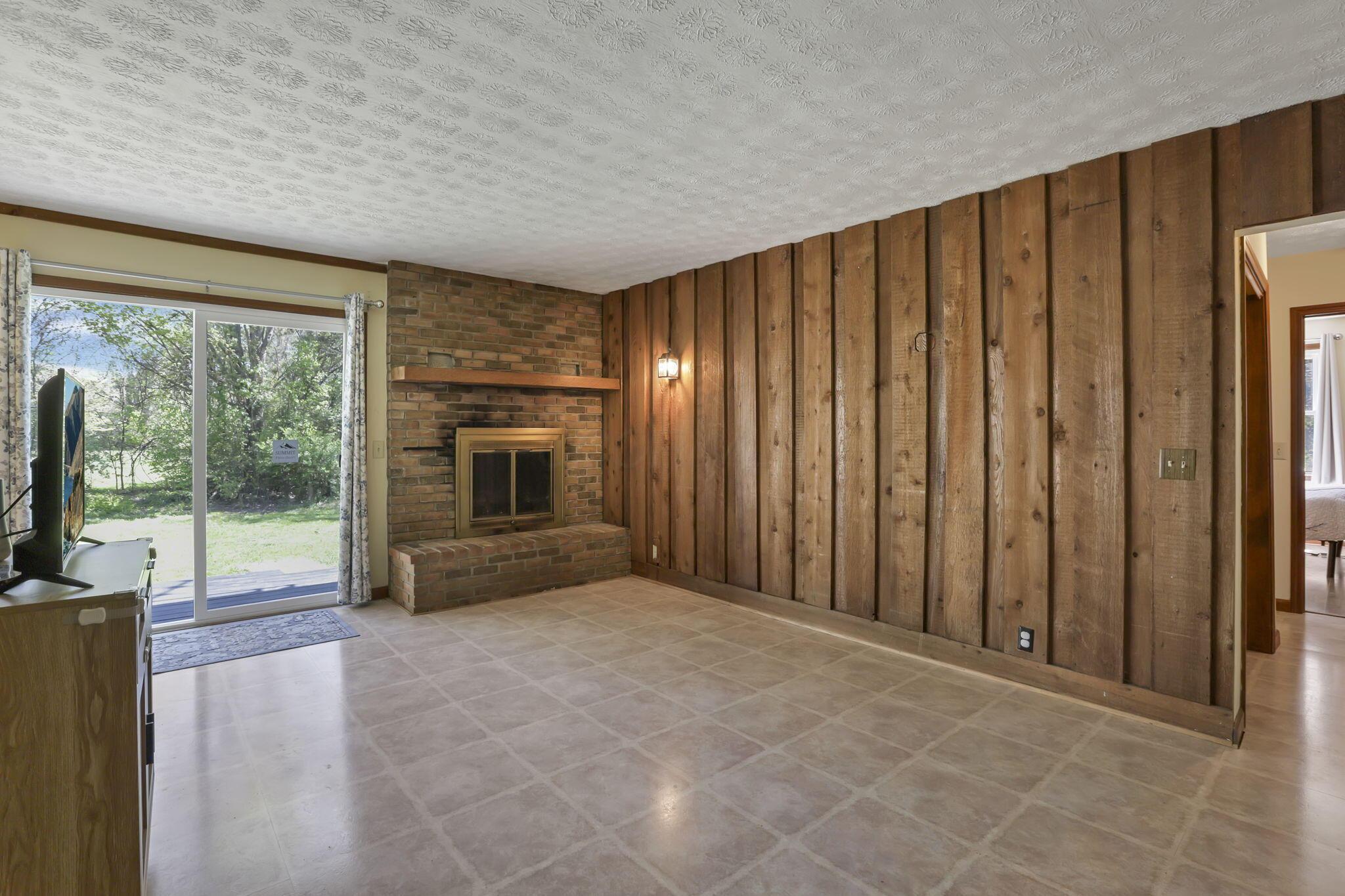 11686 Julie Drive, Baltimore, Ohio image 5