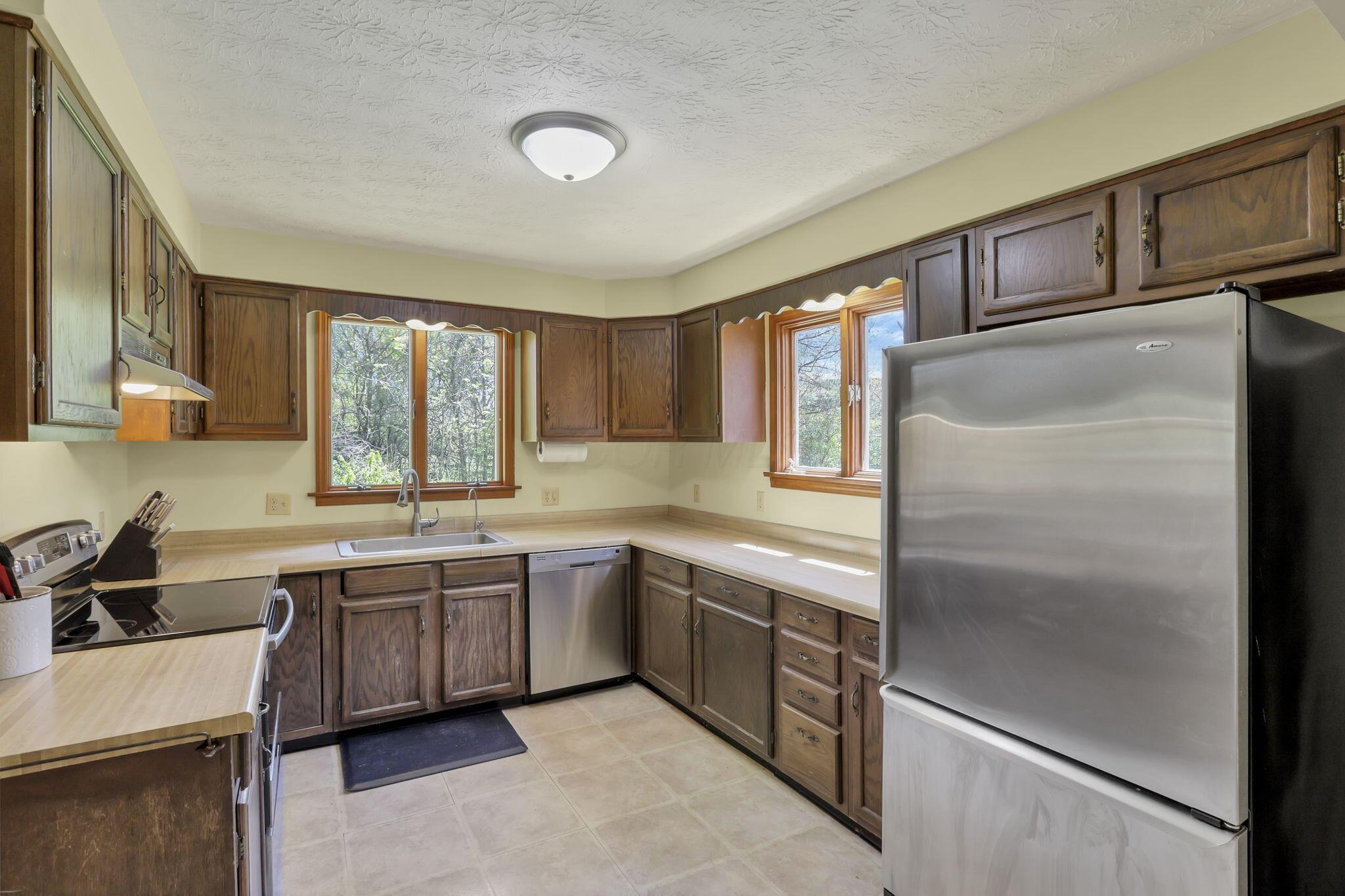 11686 Julie Drive, Baltimore, Ohio image 14