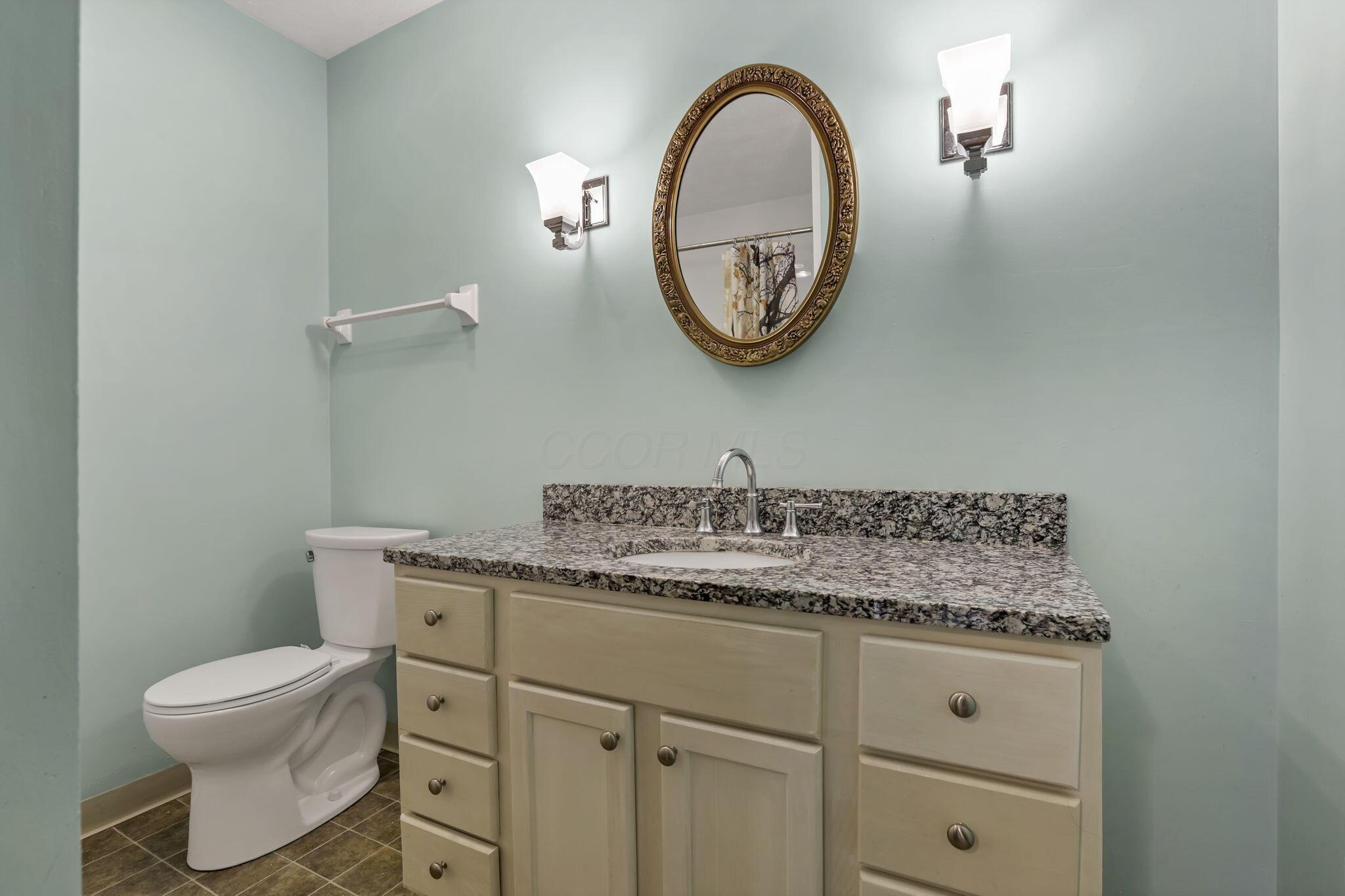 11686 Julie Drive, Baltimore, Ohio image 24