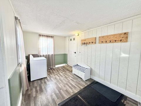 Tiny photo for 302 Chester Street, Mount Vernon, OH 43050 (MLS # 225045952)