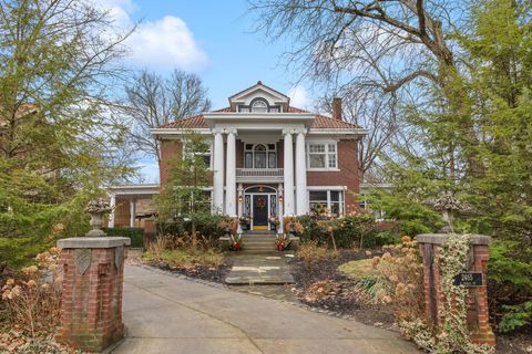 Photo of 2465 E Broad Street, Columbus, OH 43209 (MLS # 226005059)