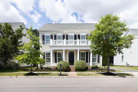 Photo of 7971 Scarborough Hall Drive, New Albany, OH 43054 (MLS # 226023776)