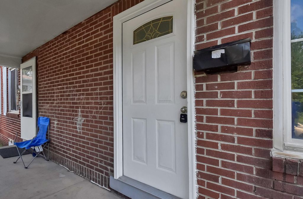 Photo of 526 S Terrace Avenue, Columbus, OH 43204 (MLS # 226022988)
