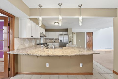 Tiny photo for 5660 Newington Drive, Hilliard, OH 43026 (MLS # 226003104)