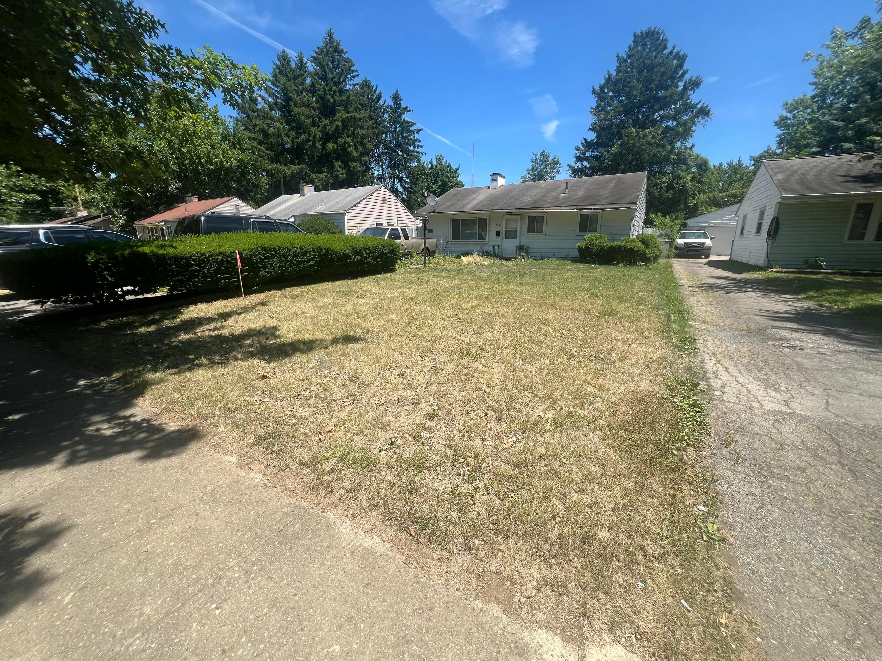 1054 S Hampton Road, Columbus, Ohio image 1