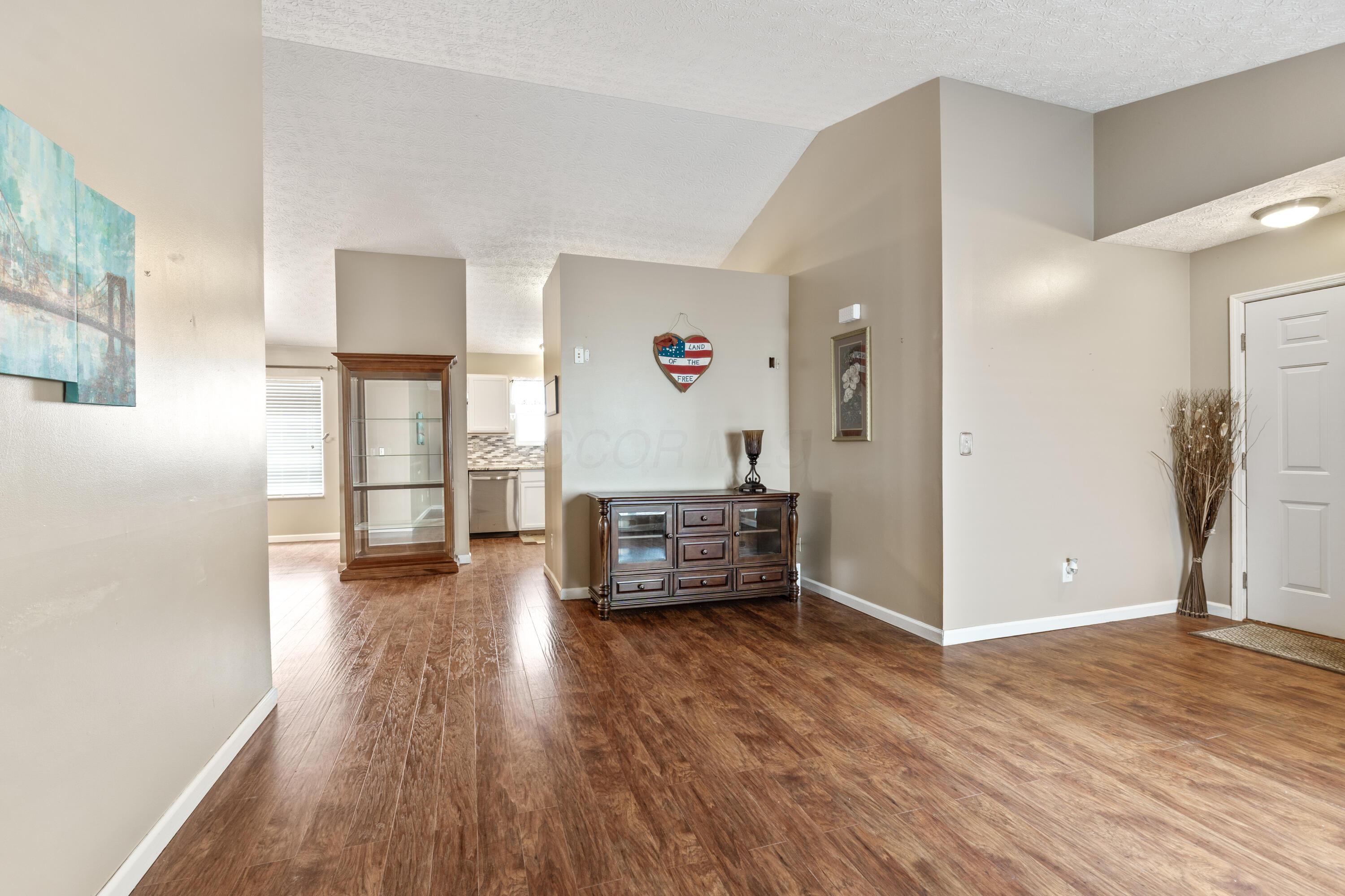3962 Genteel Drive, Grove City, Ohio image 12