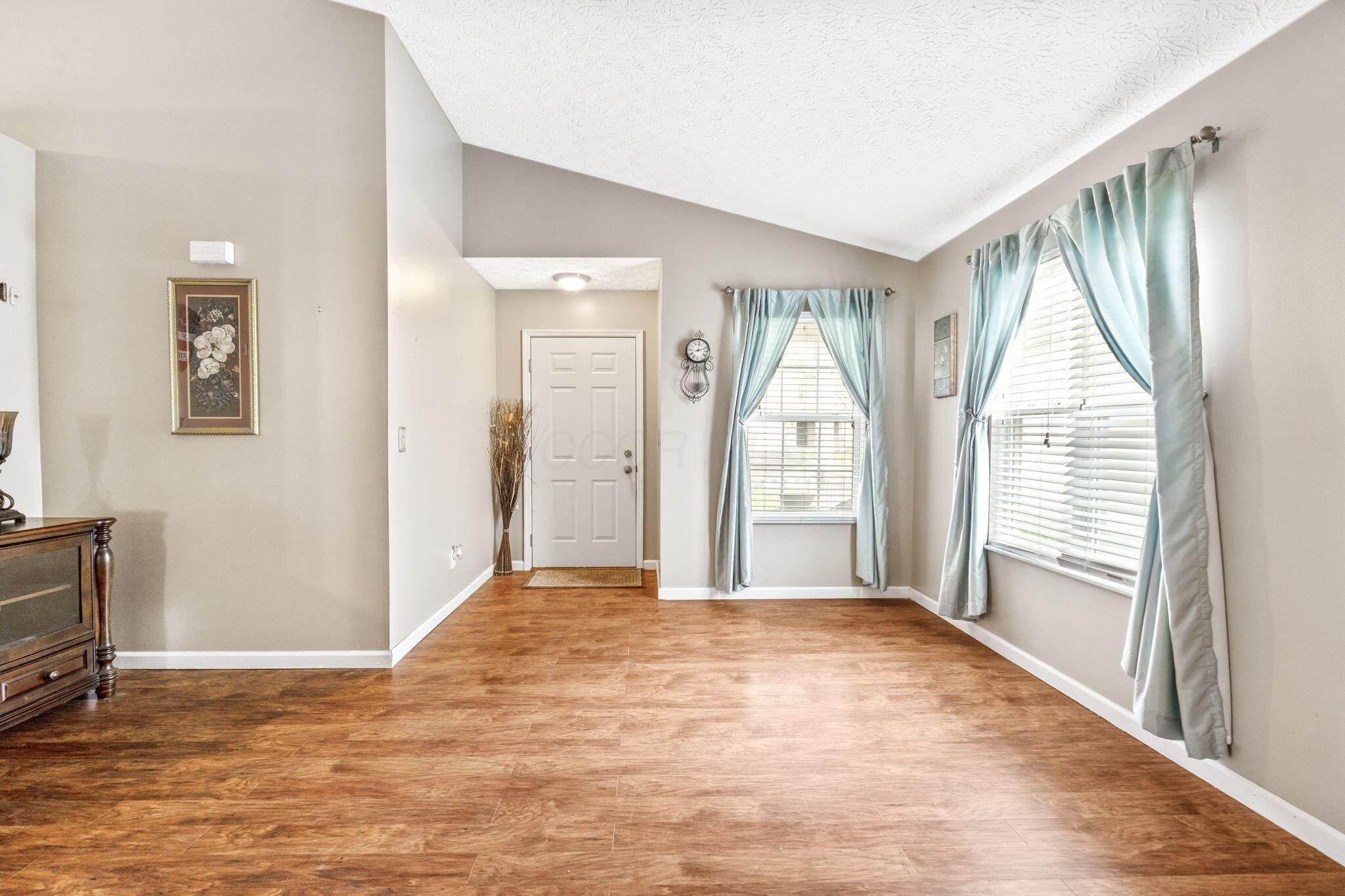 3962 Genteel Drive, Grove City, Ohio image 10
