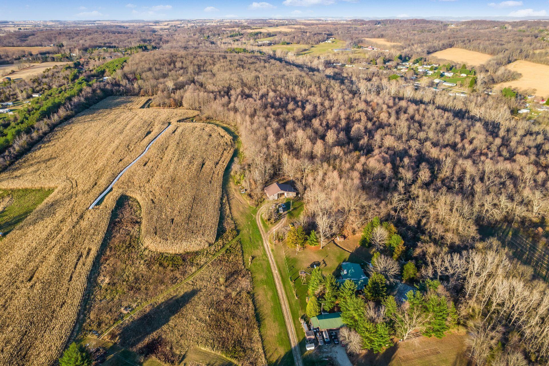 9010 Tarlton Road, Stoutsville, Ohio image 2