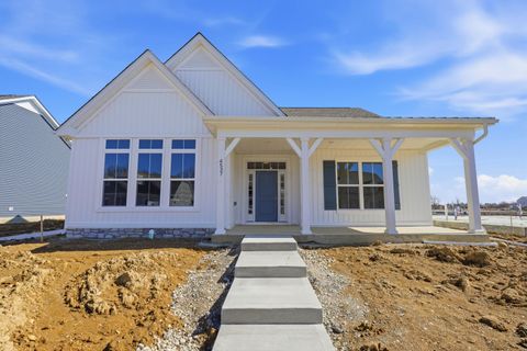 Photo of 4537 Corsican Loop E, Hilliard, OH 43026 (MLS # 226010005)