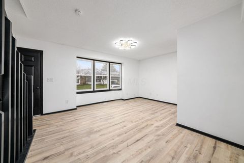 Tiny photo for 5932 Waterview Drive, Hilliard, OH 43026 (MLS # 225045948)