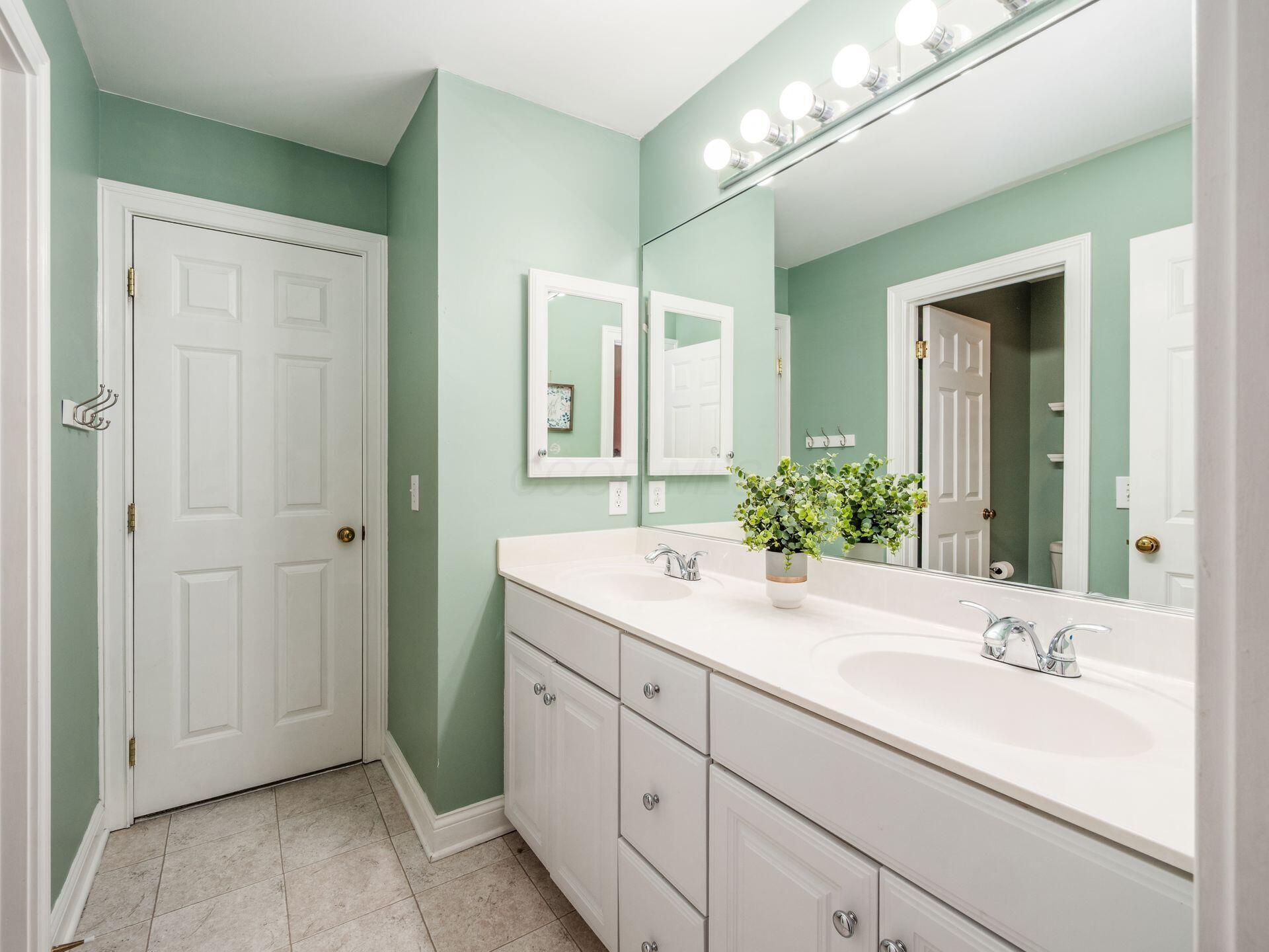 2655 Aikin Circle, Lewis Center, Ohio image 37