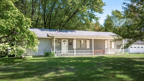 Homes For Sale - 10475 Hazelton Etna Road<br/> Etna, OH 43062