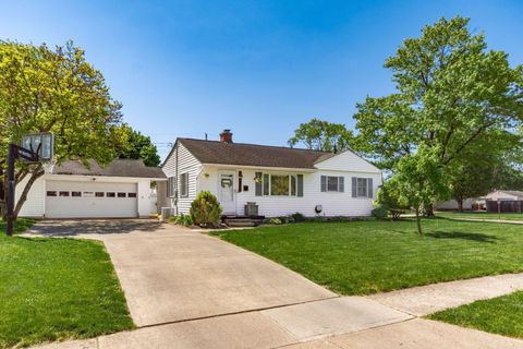 Photo of 2775 La Rosa Drive, Grove City, OH 43123 (MLS # 226013533)