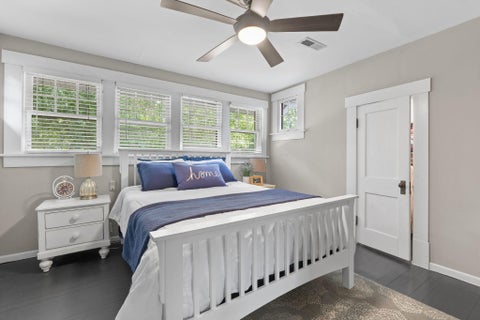 Tiny photo for 21 Elmwood Place, Westerville, OH 43081 (MLS # 226027668)