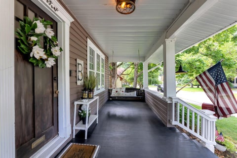 Tiny photo for 21 Elmwood Place, Westerville, OH 43081 (MLS # 226027668)