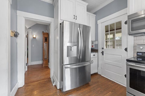 Tiny photo for 21 Elmwood Place, Westerville, OH 43081 (MLS # 226027668)