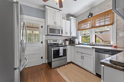 Tiny photo for 21 Elmwood Place, Westerville, OH 43081 (MLS # 226027668)